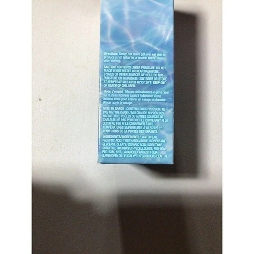 NEW Venus razor & satin‎ care shaving cream